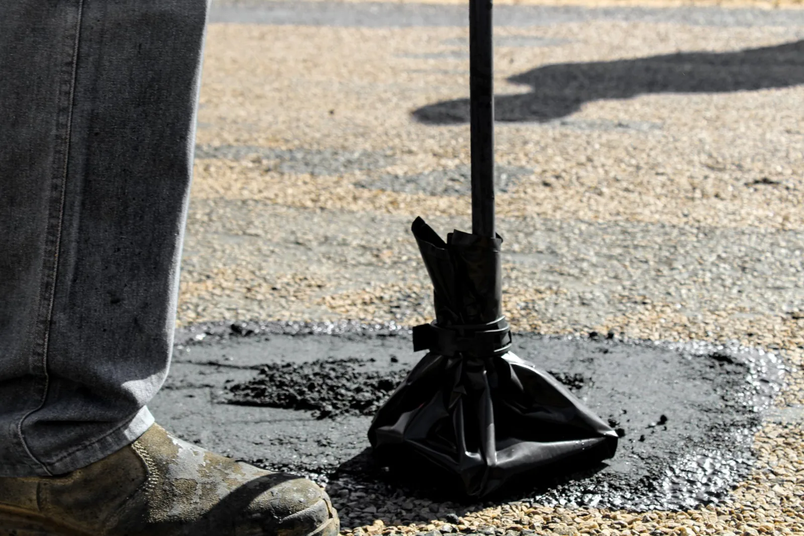 how much does it cost to fix an asphalt driveway